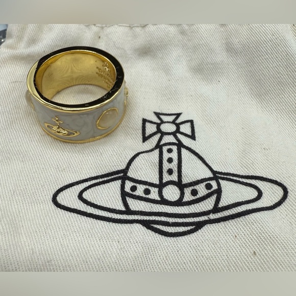 Vivienne Westwood King Ring Size 7(K-120348) - Picture 2 of 2